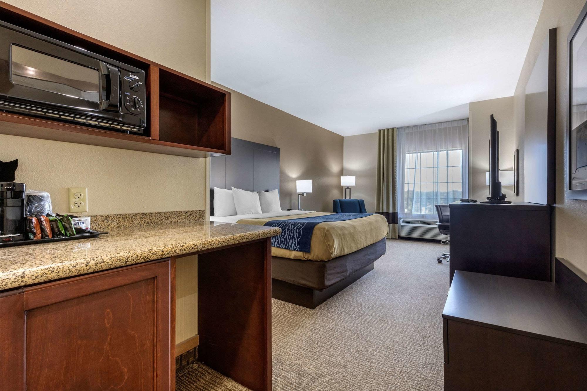 Comfort Inn & Suites North Little Rock Mccain Mall Экстерьер фото