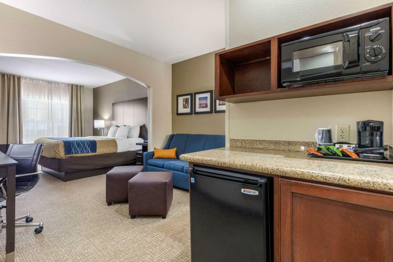 Comfort Inn & Suites North Little Rock Mccain Mall Экстерьер фото